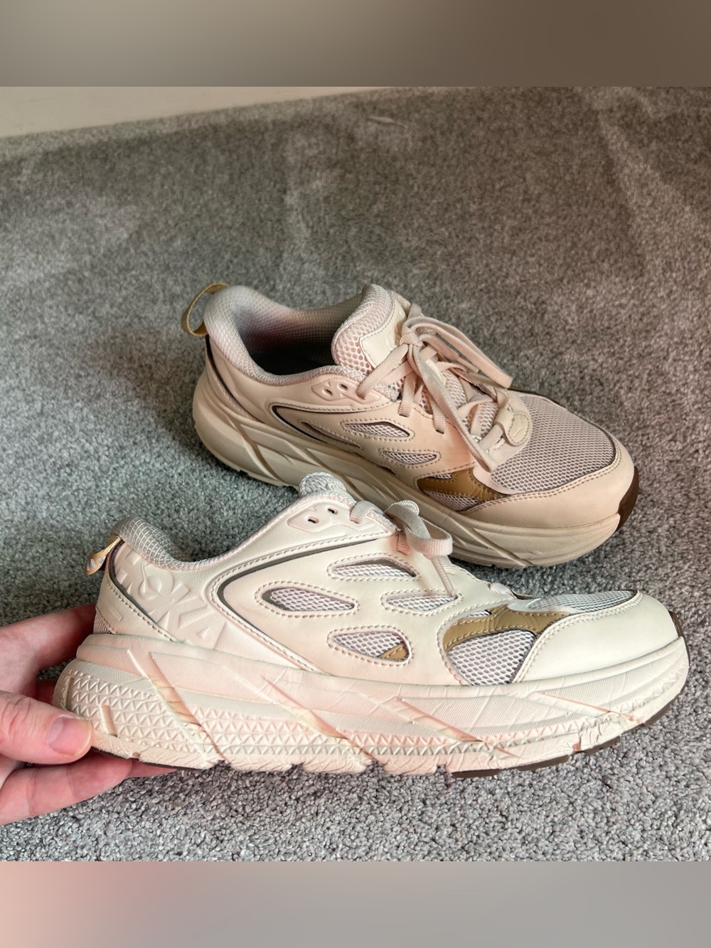 Hoka One One U Clifton L Athletics Women’s Size 8 Vanilla Wheat Leather Sneakers